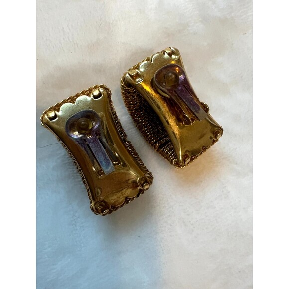 Vintage RARE Gold Ear Clip - Picture 2 of 5